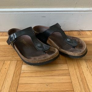 Black Gizeh Birkenstock Sandals